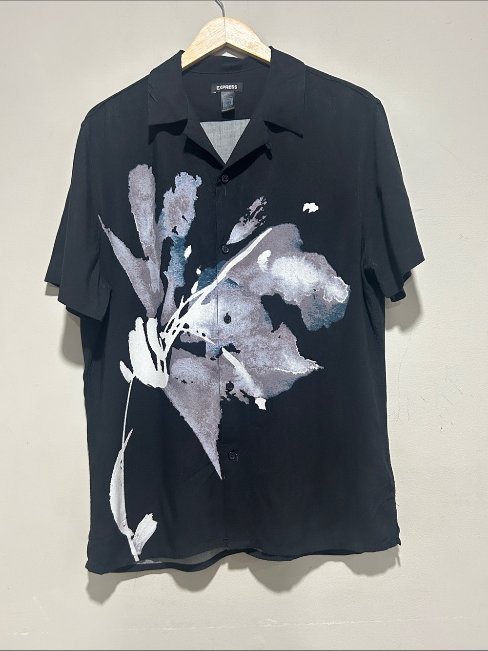 Express Black Short-Sleeve Button-Down Shirt with Abstract Floral Print